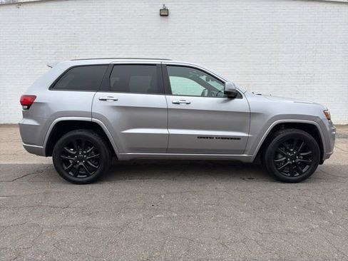 Used 2020 Jeep Grand Cherokee Altitude image 1