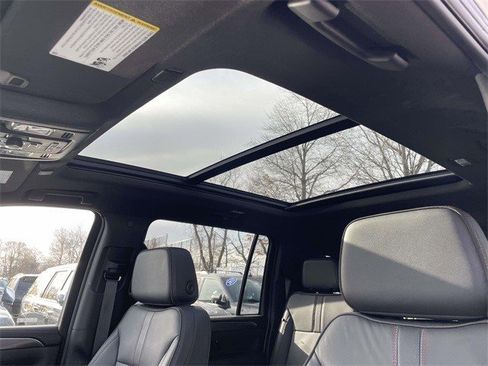 Certified 2024 Chevrolet Suburban RST w/ Luxury Package image 12