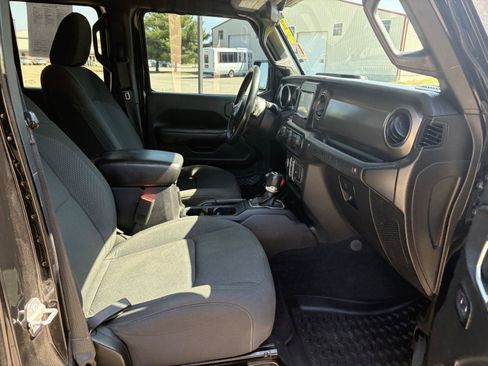 Used 2019 Jeep Wrangler Unlimited Sport S AWD/4WD image 15