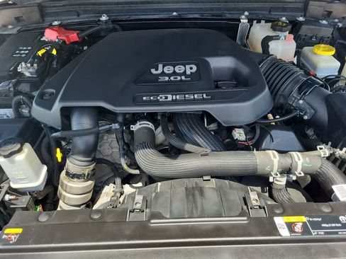 Used 2021 Jeep Wrangler Unlimited Sport AWD/4WD image 17