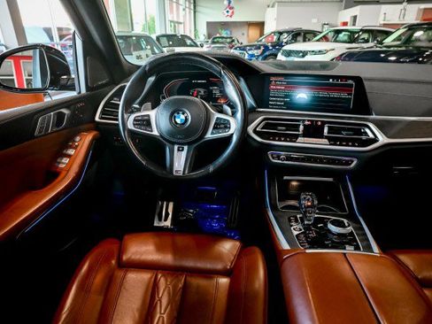 Used 2021 BMW X7 M50i w/ Executive Package image 38