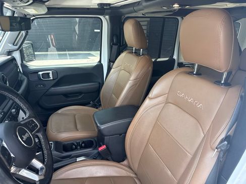 Used 2022 Jeep Wrangler Unlimited Sahara w/ Cold Weather Group AWD/4WD image 5