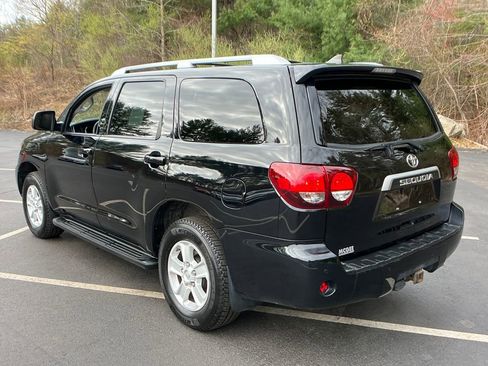 Used 2020 Toyota Sequoia SR5 w/ Premium Package AWD/4WD image 3