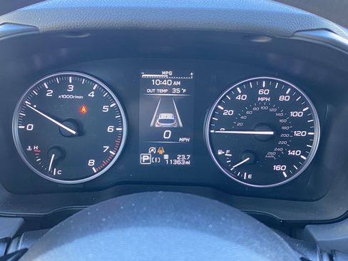 Used 2024 Subaru Crosstrek 2.0i Premium image 11