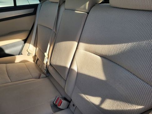 Used 2017 Subaru Outback 2.5i Premium image 15