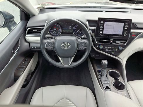 Used 2022 Toyota Camry SE w/ Cold Weather Package AWD/4WD image 11