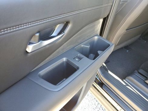 Used 2026 Nissan Pathfinder Platinum AWD/4WD image 10