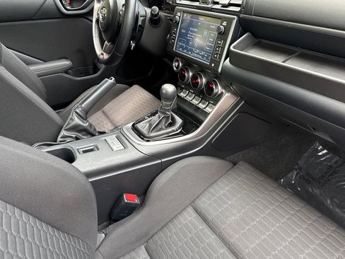 Used 2022 Toyota GR86 image 16