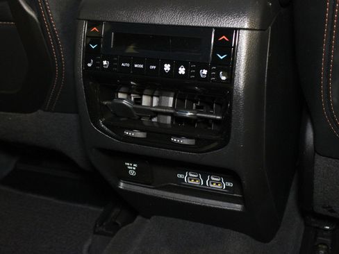 Used 2023 Jeep Grand Cherokee L Summit AWD/4WD image 19