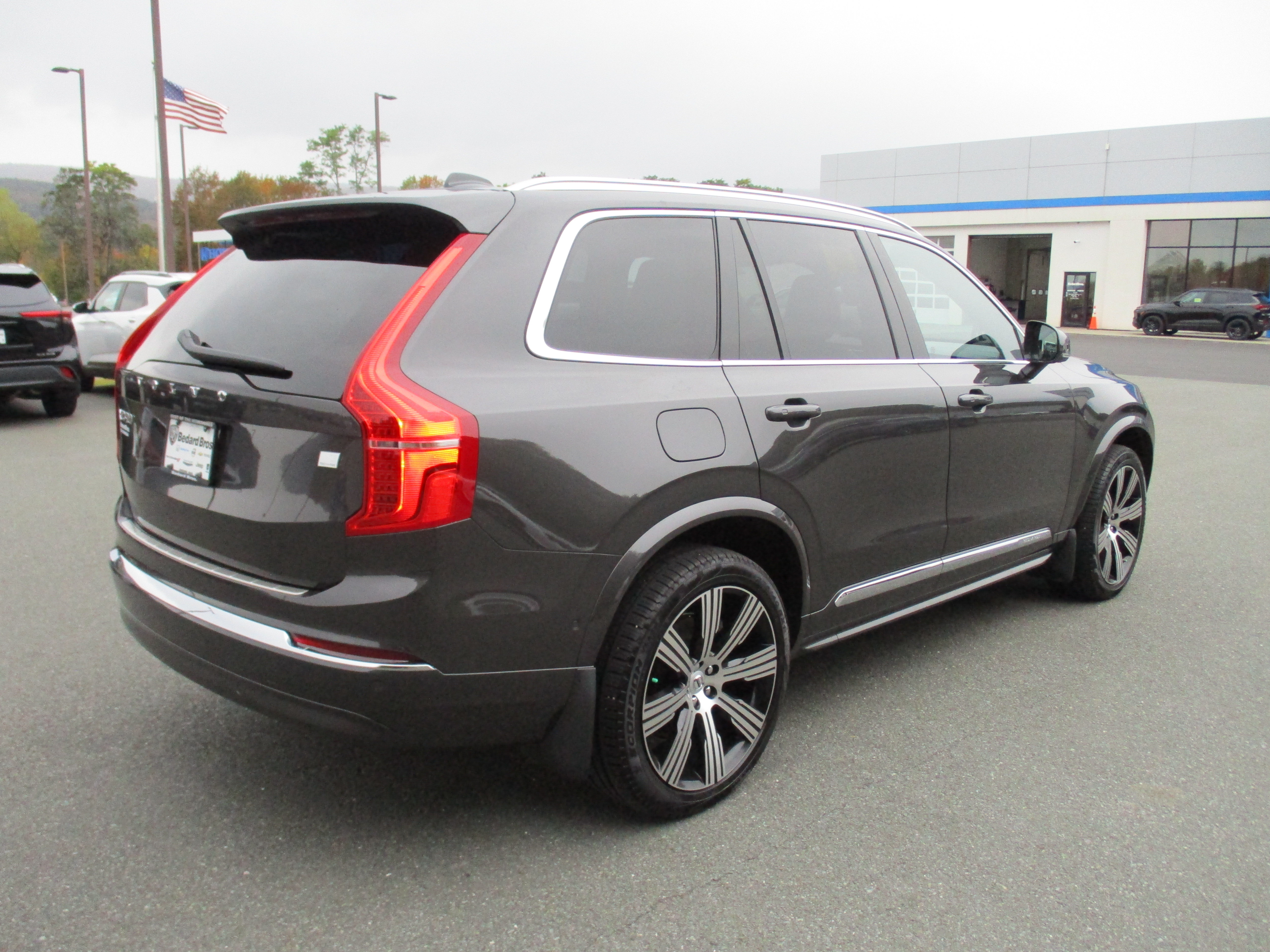 Certified 2024 Volvo XC90 T8 Ultimate w/ Protection Package Premier AWD/4WD image 5