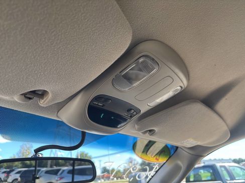 Used 2005 Dodge Ram 1500 Truck SLT image 20