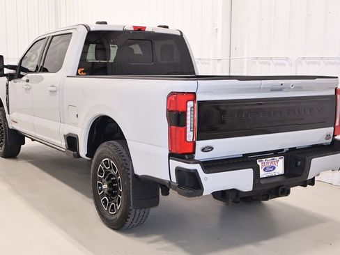 Certified 2025 Ford F350 Platinum w/ FX4 Off-Road Package AWD/4WD image 8
