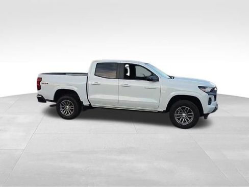 Used 2023 Chevrolet Colorado LT w/ LT Convenience Package II image 2