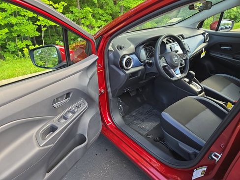 New 2025 Nissan Versa SV w/ Trunk Package image 10