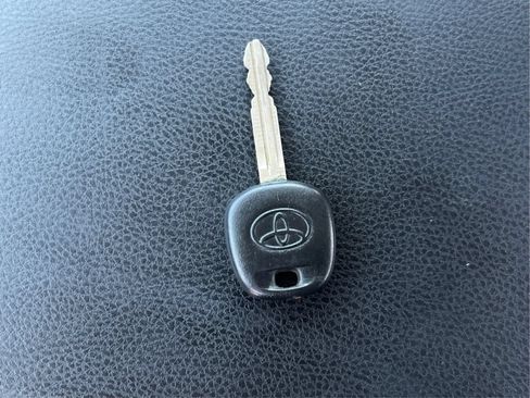 Used 2021 Toyota Tacoma SR AWD/4WD image 37