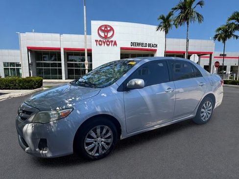 Used 2012 Toyota Corolla LE FWD image 3