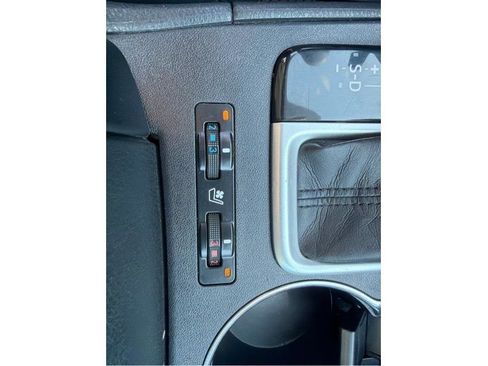 Used 2015 Toyota Highlander Limited AWD/4WD image 23