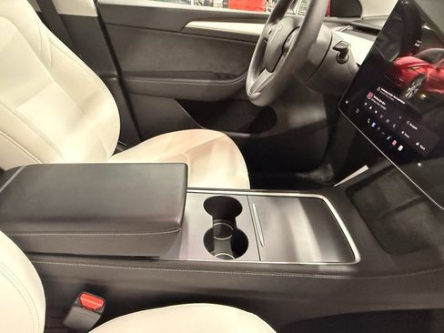 Used 2023 Tesla Model Y Long Range image 33