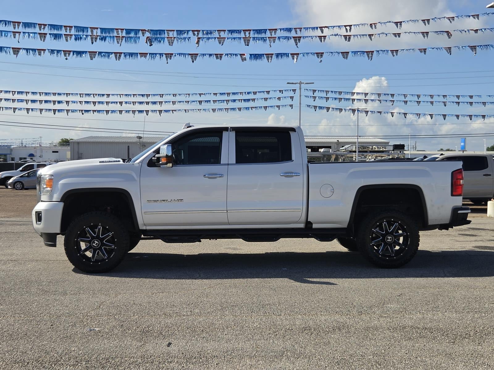 Used 2019 GMC Sierra 2500 Denali w/ Duramax Plus Package AWD/4WD image 6