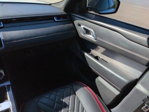 Used 2018 Land Rover Range Rover Velar R-Dynamic SE image 16