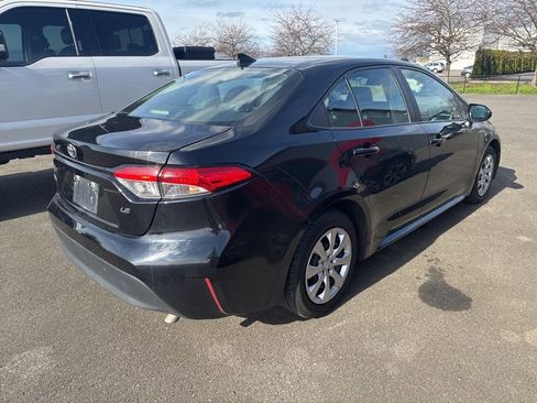 Used 2024 Toyota Corolla LE image 3