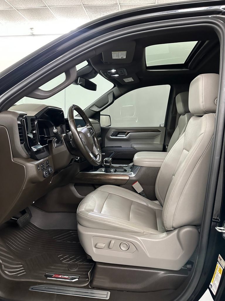 Used 2024 Chevrolet Silverado 1500 RST w/ Convenience Package II AWD/4WD image 11