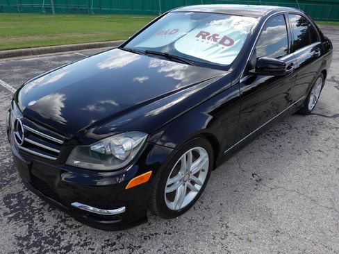 Used 2014 Mercedes-Benz C 250 Sedan image 3