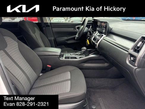 Used 2023 Kia Sorento LX image 34