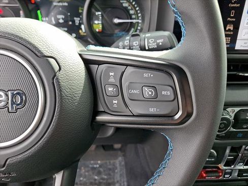 Used 2024 Jeep Wrangler Unlimited Rubicon 4xe image 10