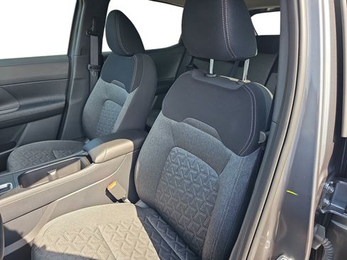 Used 2026 Nissan Kicks SV w/ SV Premium Package FWD image 12
