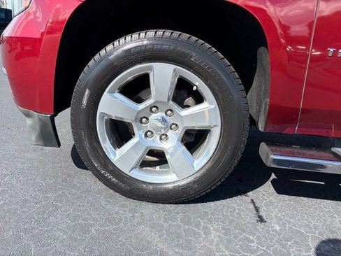 Used 2019 Chevrolet Tahoe LT w/ Luxury Package RWD image 9
