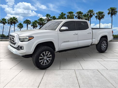 Used 2021 Toyota Tacoma Limited image 4