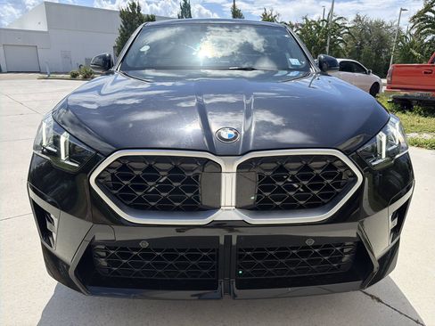 Used 2025 BMW X2 xDrive28i AWD/4WD image 2
