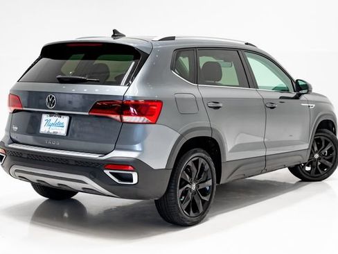 Used 2023 Volkswagen Taos SE w/ Panoramic Sunroof Package FWD image 33