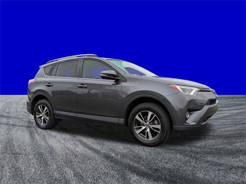 Used 2017 Toyota RAV4 XLE image 2