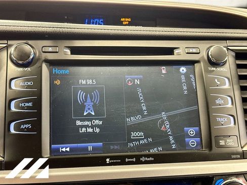 Used 2016 Toyota Highlander XLE w/ Four Season Floor Mat Package AWD/4WD image 17