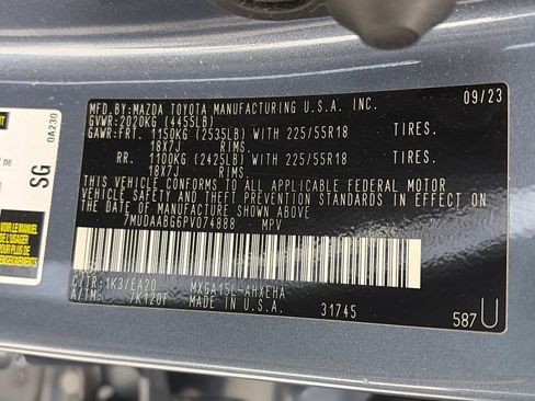 Used 2023 Toyota Corolla Cross XLE w/ Convenience Package image 9