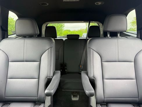 Used 2024 GMC Acadia Elevation image 18