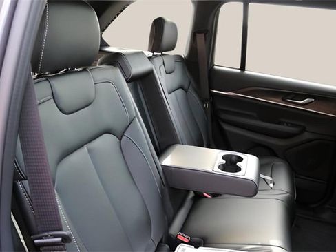 New 2025 Jeep Grand Cherokee Limited w/ Black Appearance Package image 18