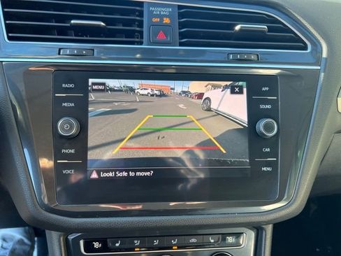 Used 2019 Volkswagen Tiguan SE image 17