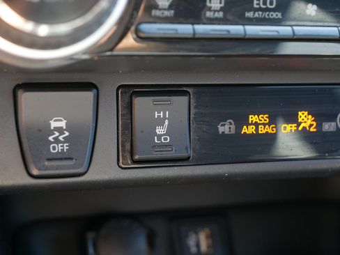 Used 2023 Toyota RAV4 XSE AWD/4WD image 28