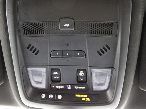 Used 2025 Cadillac XT6 Premium Luxury image 14