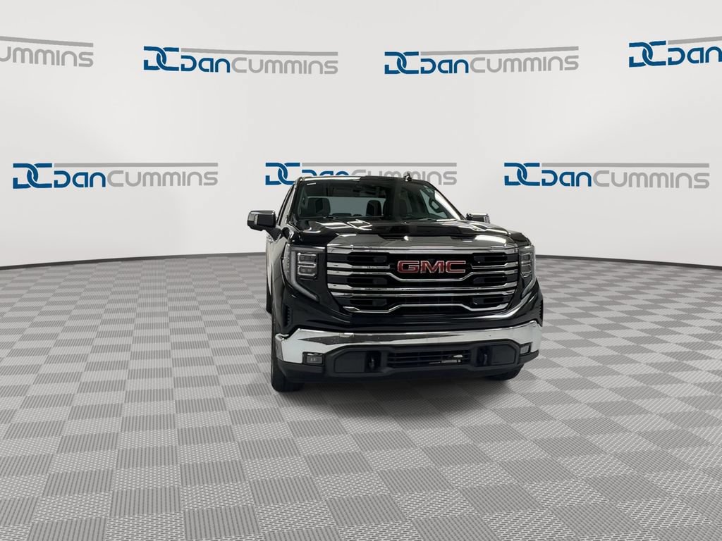 Used 2025 GMC Sierra 1500 SLT AWD/4WD image 3