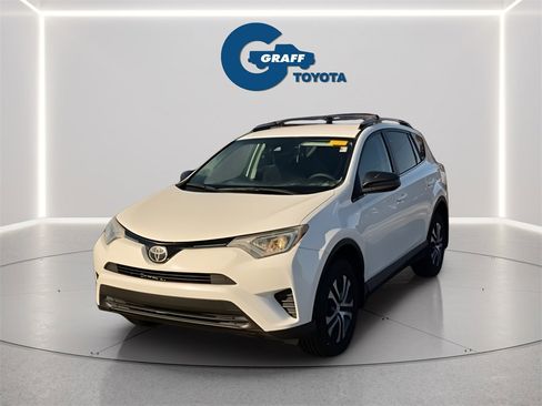 Used 2017 Toyota RAV4 LE image 9