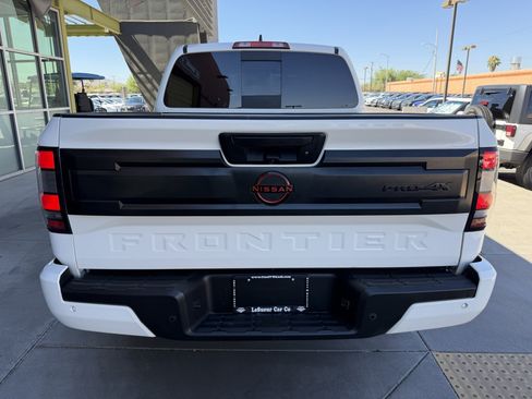 Used 2025 Nissan Frontier PRO-4X AWD/4WD image 13