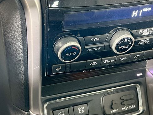 Used 2022 Subaru Ascent Limited w/ Technology Package image 20