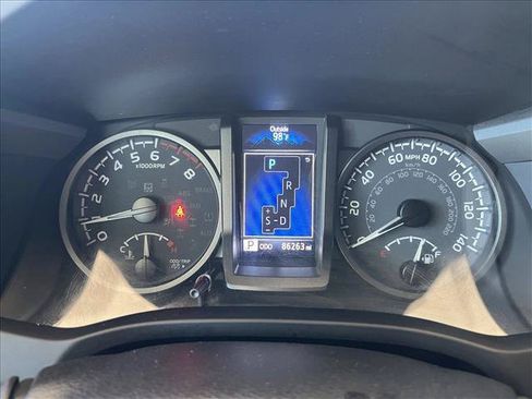 Used 2023 Toyota Tacoma TRD Off-Road AWD/4WD image 15
