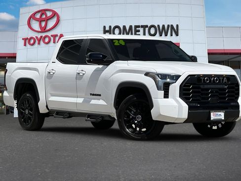Used 2024 Toyota Tundra Limited AWD/4WD image 2