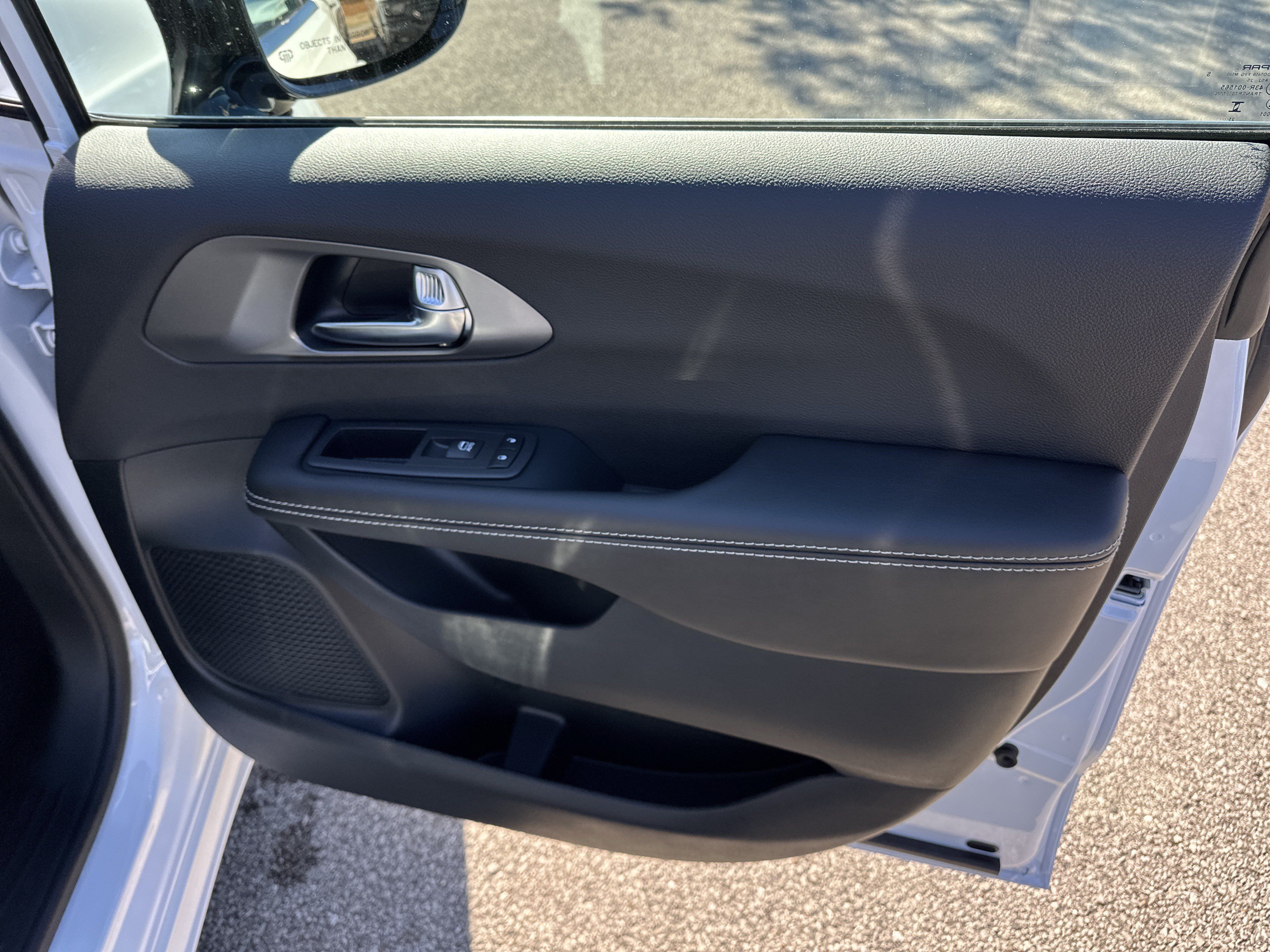 New 2026 Chrysler Pacifica Select FWD image 16