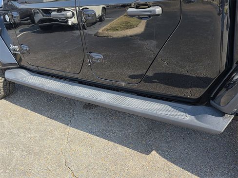 Used 2021 Jeep Gladiator Overland w/ Popular Equipment Package image 35